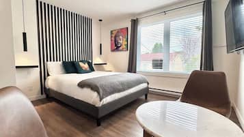 Desk, iron/ironing board, travel cot, WiFi