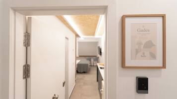 Classic Studio | Laptop workspace, soundproofing, iron/ironing board, free WiFi