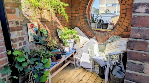 1 Bed with Balcony in Maidenhead by Elizabeth Line