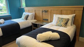 11 bedrooms, iron/ironing board, WiFi, bed sheets