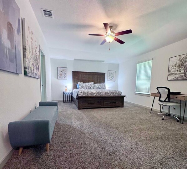 3 bedrooms, desk, iron/ironing board, WiFi - Newly built home! Spacious & Comfortable 4BR 2BA (Beaumont)