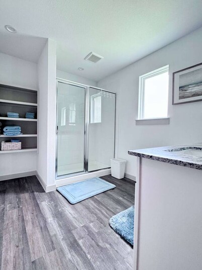 Newly built home! Spacious & Comfortable 4BR 2BA