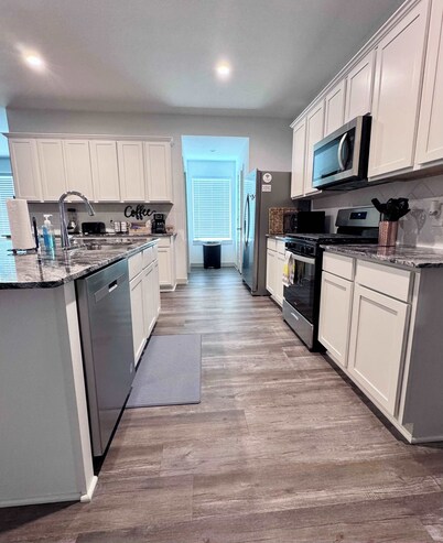 Newly built home! Spacious & Comfortable 4BR 2BA