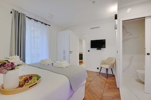 Apartment | 2 bedrooms, iron/ironing board, bed sheets