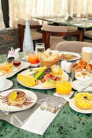 Free daily continental breakfast