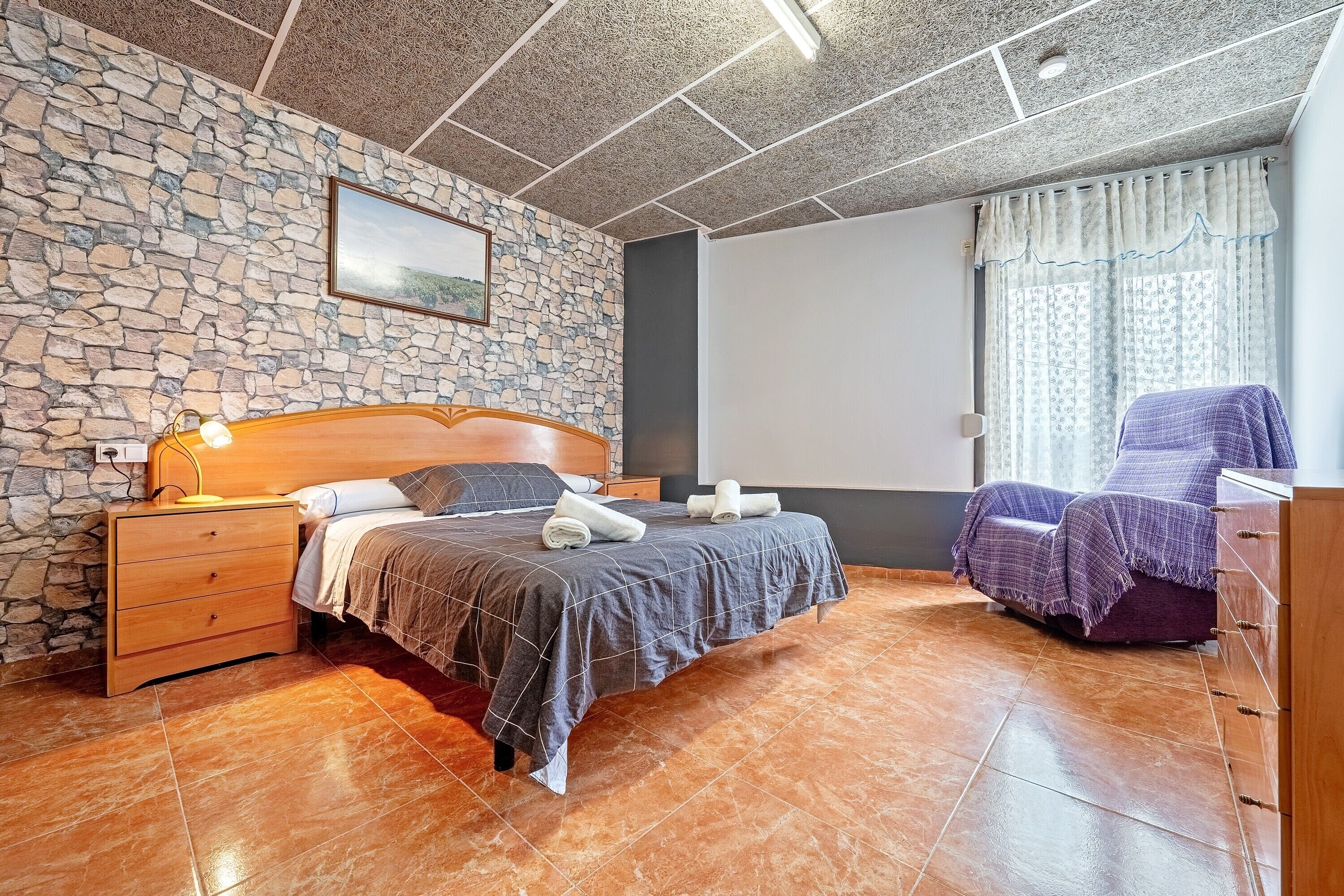 2 bedrooms, WiFi, bed sheets