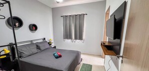2 habitaciones, tabla de planchar con plancha, wifi y ropa de cama 