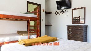 6 quartos, ferros/tábuas de passar roupa, Wi-Fi, roupa de cama