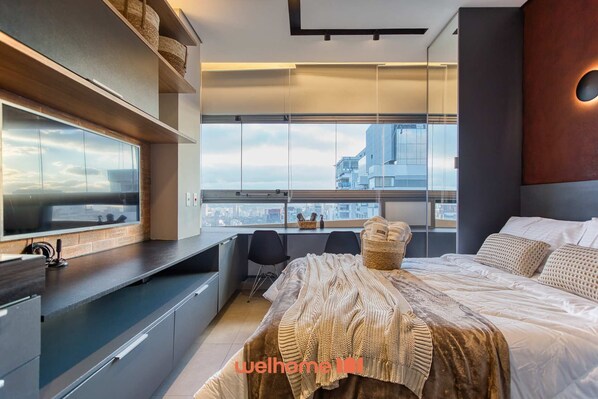 1 bedroom, desk, WiFi, bed sheets