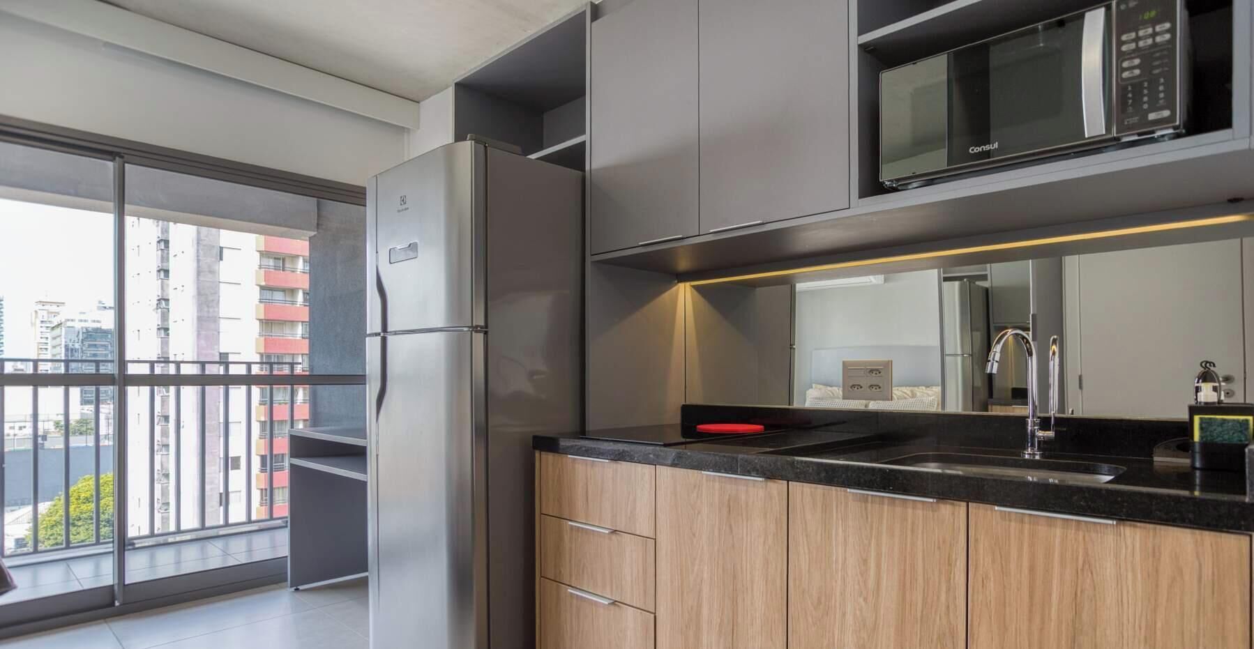 Micro-ondas, cooktop, cafeteira/chaleira