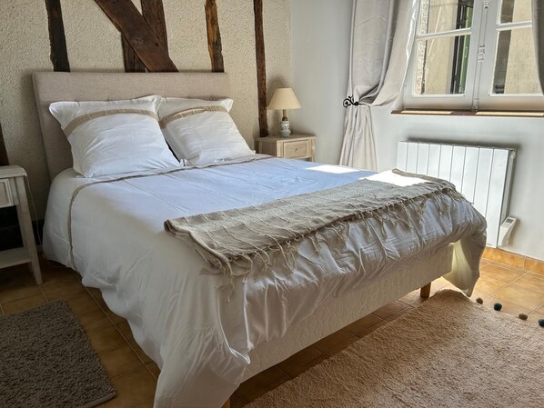 3 bedrooms, WiFi, bed sheets