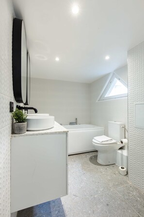 Apartment | Bathroom