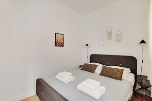 Apartment | 2 bedrooms, bed sheets - Welcoming Apartment - 2br/4p - Arc de Triomphe (Paris)