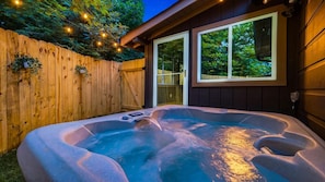 Outdoor spa tub