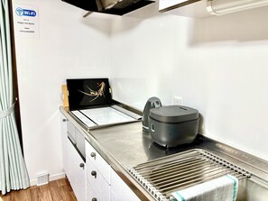 Family Room Non Smoking | Private kitchen | Full-size fridge, microwave, stovetop, rice cooker