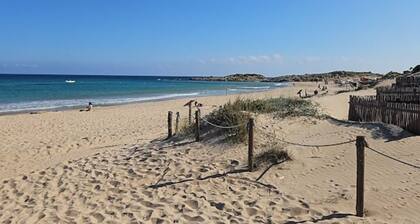 Bright Apartment with Sea View Terrace