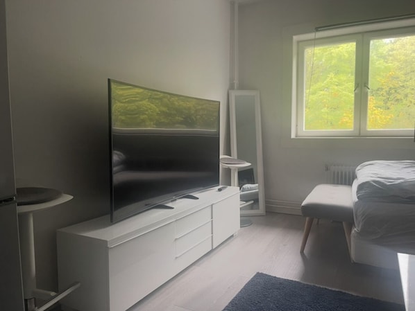 Apartment, Multiple Bedrooms | Room amenity