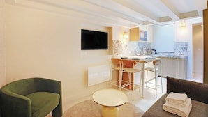 Unclassified image, 2 of 16, button - Chic and Cosy Apartment-canal Saint Martin (Paris)