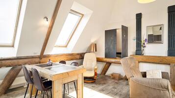 Apartment | Dining