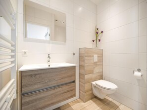 Apartment | Bathroom - Rustic Apartment in old Dutch Farmhouse (Schagen)