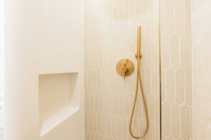 Apartment | Bathroom