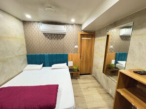 Free WiFi, bed sheets - Hotel Nenumal Ajmer Rajasthan (Ajmer)