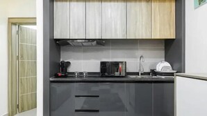 Family Apartment, Balcony, City View | Private kitchenette