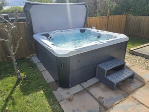 Mökki | Ulkoporeallas