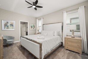 8 soverom, strykejern/-brett, reiseseng for barn og wi-fi (inkludert)