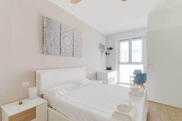 1 bedroom, iron/ironing board, travel cot