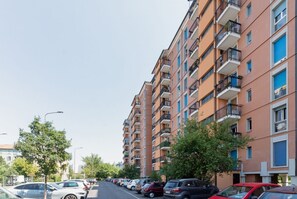 Exterior - GuestHost - Naviglio Grande Bright Apartment (Milan)