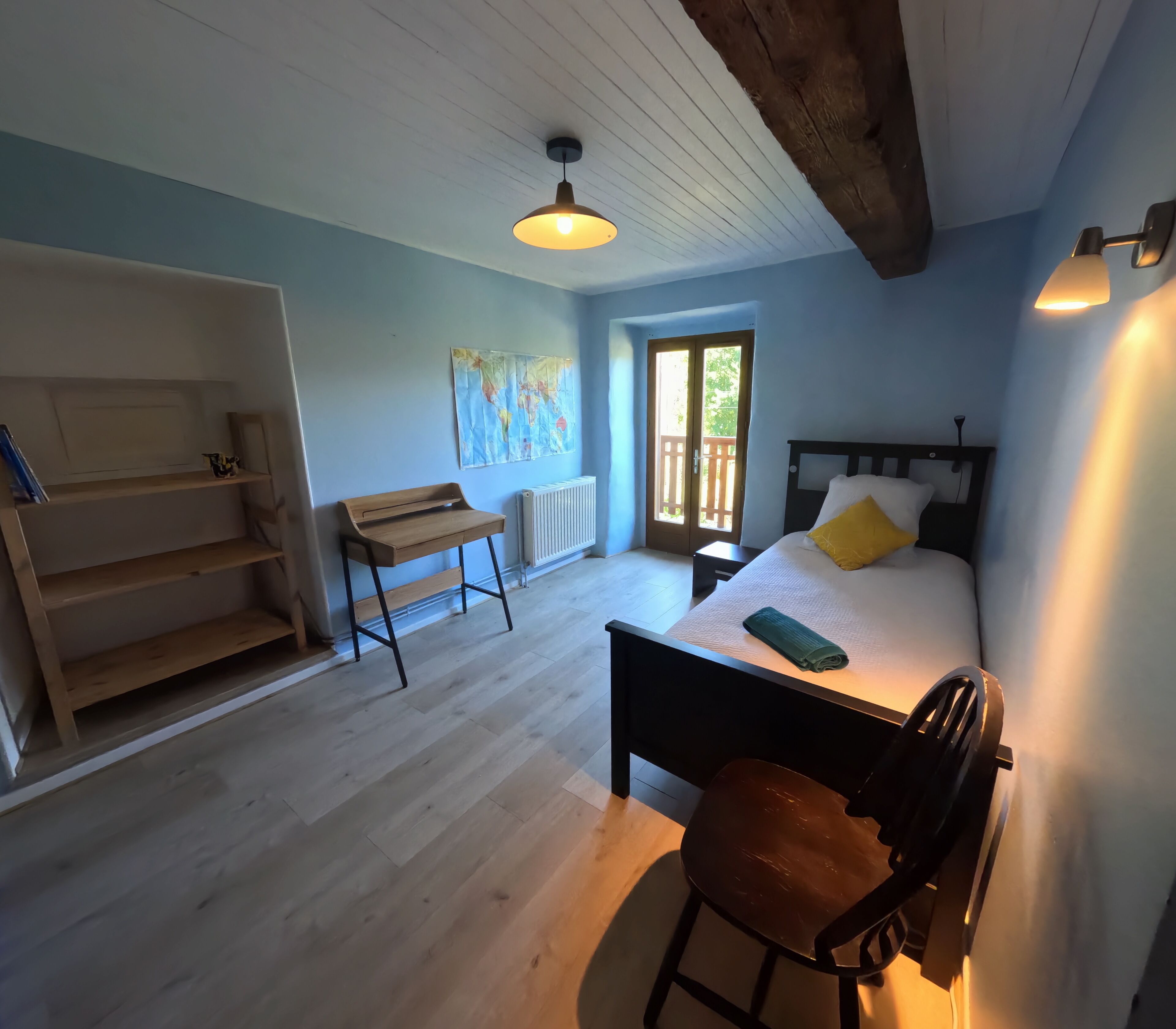 3 chambres, fer et planche à repasser, Wi-Fi, draps fournis