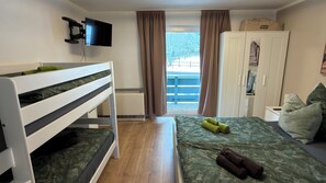 1 bedroom, free WiFi, bed sheets