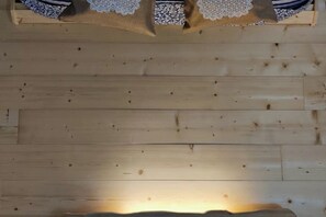 1 soverom, strykejern/-brett, wi-fi og sengetøy