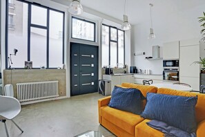 Apartment | Living area - This is a Great Title (Paris)