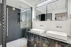 公寓 | 浴室 | 風筒、提供毛巾、洗頭水