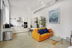 Apartment | Living area - This is a Great Title (Paris)