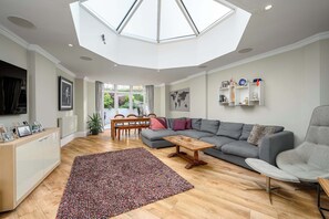 TV, fireplace, offices