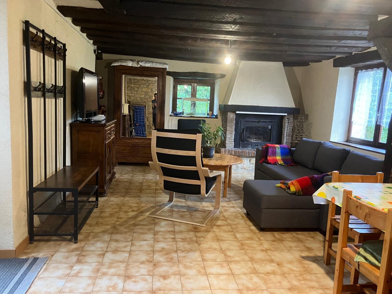 Fireplace, DVD player