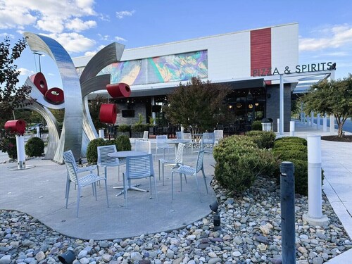 Private, Modern+Cozy 1 BEDR+1 BTH Suite, Location!