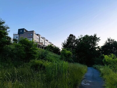 Private, Modern+Cozy 1 BEDR+1 BTH Suite, Location!