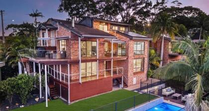 Coastal Luxury 2BR w Pool & Entertainer's Paradise