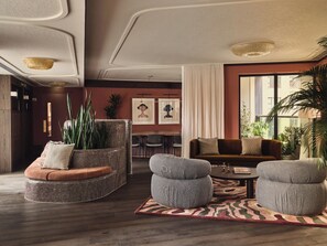 شقة (1 Bedroom) | منطقة الجلوس في الردهة