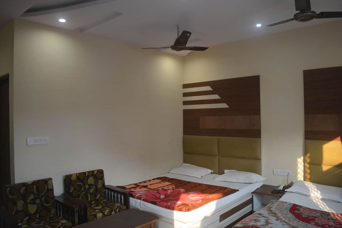 Deluxe Quadruple Room