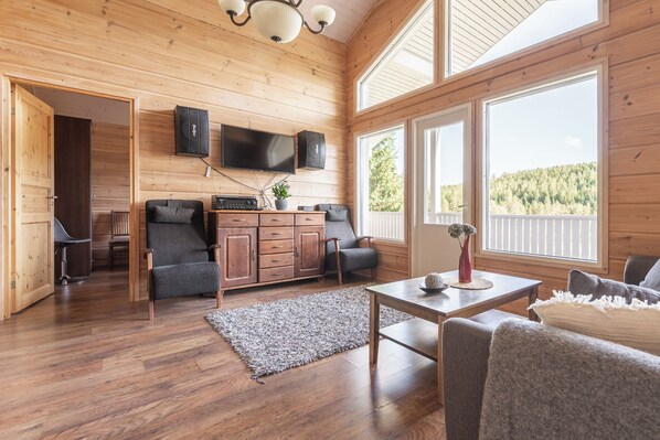 Apartment, Courtyard View | Living area