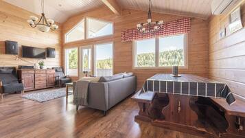 Apartment, Courtyard View | Dining room