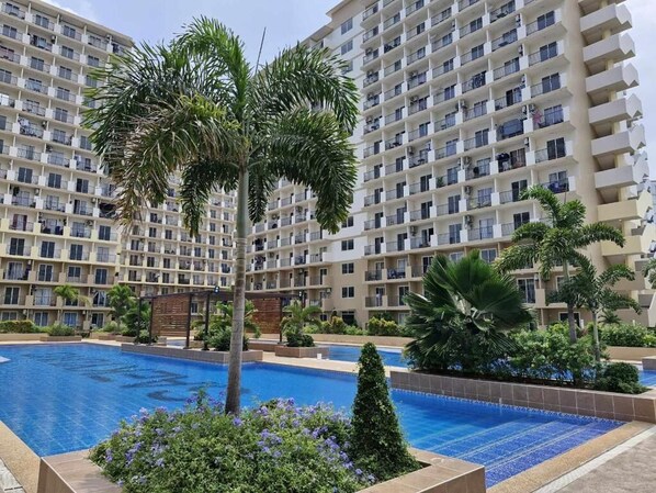 Habitación, varias habitaciones, alberca privada, vista a la ciudad | Alberca | Alberca al aire libre 