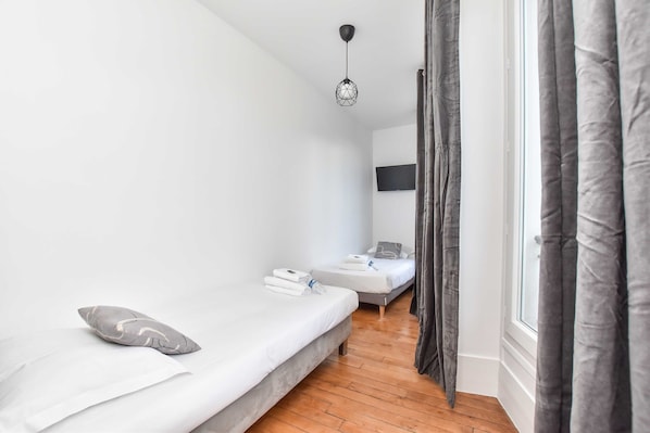 2 bedrooms, laptop workspace, iron/ironing board, bed sheets - Cozy Apartment- 2br/6p - Voltaire (Paris)