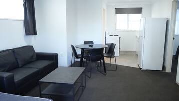 Family Double Room, Multiple Beds, Non Smoking | Living area