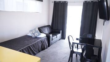 Comfort Single Room, Non Smoking | Living area